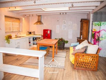 Casa en Venta en Medina/ Av Lo Barnechea