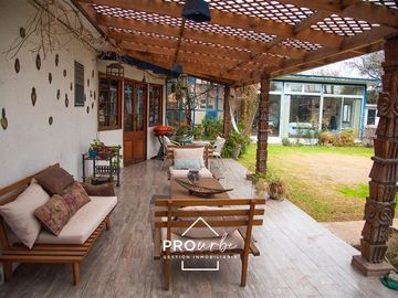 Casa en Venta en Medina/ Av Lo Barnechea
