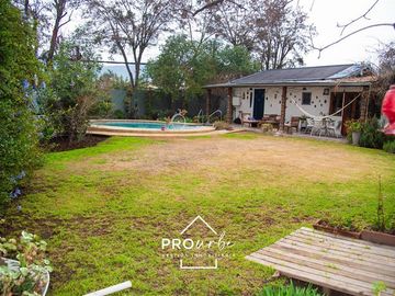 Casa en Venta en Medina/ Av Lo Barnechea