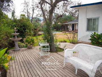 Casa en Venta en Medina/ Av Lo Barnechea