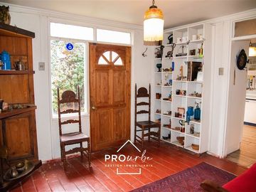 Casa en Venta en Medina/ Av Lo Barnechea