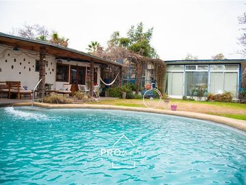 Casa en Venta en Medina/ Av Lo Barnechea