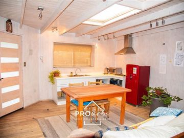 Casa en Venta en Medina/ Av Lo Barnechea