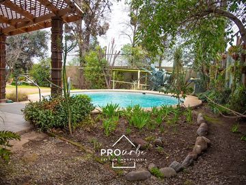 Casa en Venta en Medina/ Av Lo Barnechea