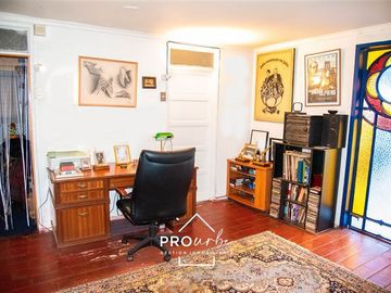 Casa en Venta en Medina/ Av Lo Barnechea