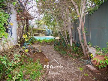Casa en Venta en Medina/ Av Lo Barnechea