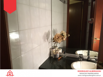 ¡Excelente casa en alto! (Calle Av. del Valle e/ 12 y 14)