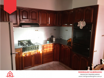 ¡Excelente casa en alto! (Calle Av. del Valle e/ 12 y 14)