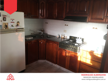 ¡Excelente casa en alto! (Calle Av. del Valle e/ 12 y 14)