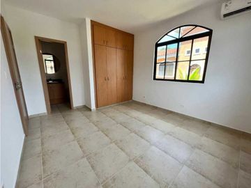 VENTA DE CASA 3 REC 3.5 BAÑOS 444 MTS CLAYTON VILLAGE