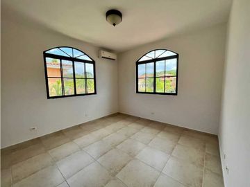 VENTA DE CASA 3 REC 3.5 BAÑOS 444 MTS CLAYTON VILLAGE