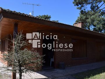 Chalet en Venta con todos los servicios en Barrio Privado Hipocampo