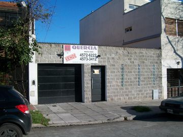 CASA EN TERRENO 8,66 X 30 GGE 2 AUTOS - CON PARQUE AL FONDO