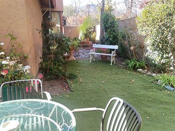 Casa en venta de 3 dorm. En Portal La Dehesa, Lo Barnechea