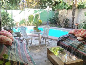 Casa en venta de 3 dorm. En Portal La Dehesa, Lo Barnechea