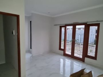 RUMAH 2 LANTAI, 600 JUTAAN, 5 MENIT KE BYPASS NGURAH RAI DI JIMBARAN, BALI
