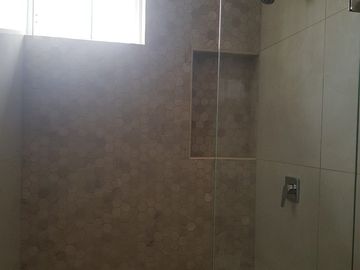 Casa de venta de lujo a estrenar en urb. Privada Casalaguna- Brisana