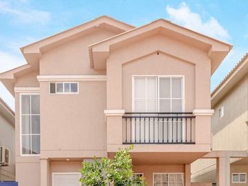 Casa de venta de lujo a estrenar en urb. Privada Casalaguna- Brisana
