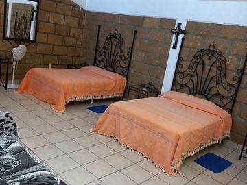 QUINTA RESIDENCIAL TEQUES  con acceso al lago