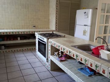 QUINTA RESIDENCIAL TEQUES  con acceso al lago