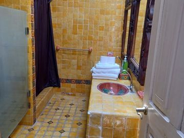 QUINTA RESIDENCIAL TEQUES  con acceso al lago