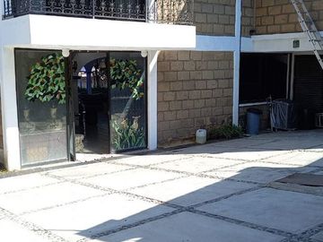 QUINTA RESIDENCIAL TEQUES  con acceso al lago