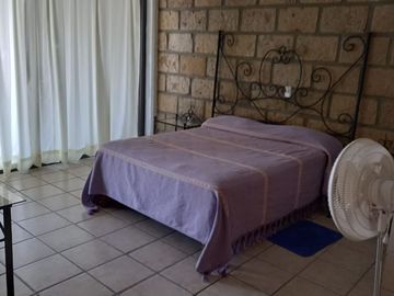 QUINTA RESIDENCIAL TEQUES  con acceso al lago