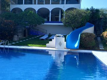 QUINTA RESIDENCIAL TEQUES  con acceso al lago