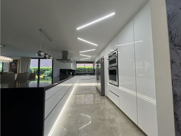 Casa para la Venta en Envigado Benedictinos