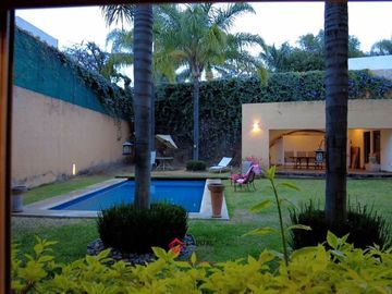 Casa de Lujo con Alberca en Venta en Colinas de San Javier Villa Universitaria