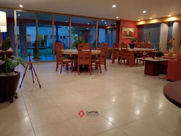 Casa de Lujo con Alberca en Venta en Colinas de San Javier Villa Universitaria