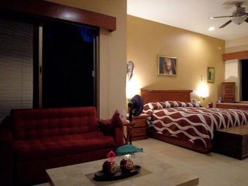 Casa de Lujo con Alberca en Venta en Colinas de San Javier Villa Universitaria