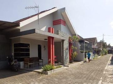Rumah dlm perumahan Jl Lempongsari