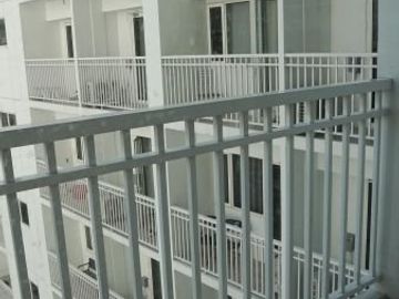 SHORE08XXB: For Sale Fully Furnished 1BR Unit with Balcony and Parking at Shore Residences, Pasay