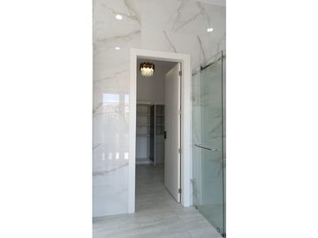 VENDO HERMOSA CASA EN MOCOLI