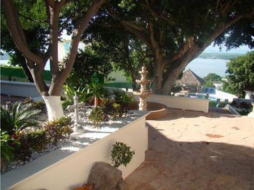 CASA EN VENTA CON VISTA AL LAGO 