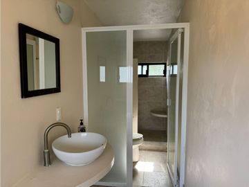 CASA EN VENTA CON VISTA AL LAGO 