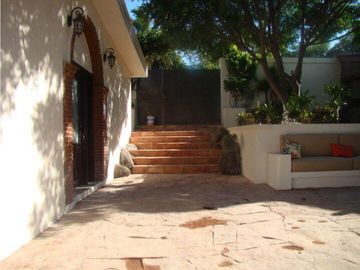 CASA EN VENTA CON VISTA AL LAGO 