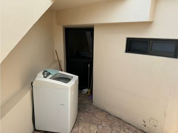 CASA EN VENTA CON VISTA AL LAGO 