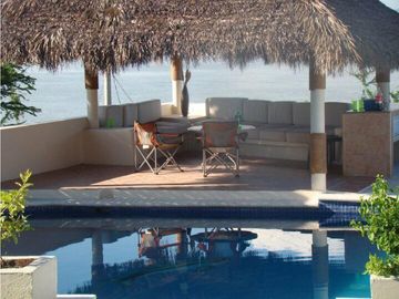 CASA EN VENTA CON VISTA AL LAGO 