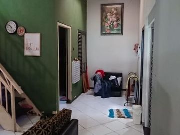 Rumah 2 lantai lahan luas dekat kampus Universitas Brawijaya dijual di sukarno hatta Malang
