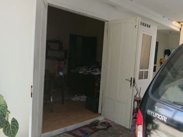 Rumah 2 lantai lahan luas dekat kampus Universitas Brawijaya dijual di sukarno hatta Malang