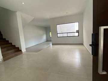 ST VENTA DE CASA DE LUJO EN ALAMOSUR SANTIAGO