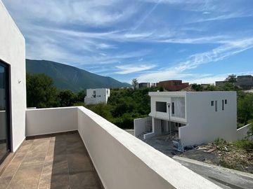 ST VENTA DE CASA DE LUJO EN ALAMOSUR SANTIAGO