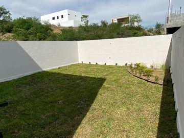 ST VENTA DE CASA DE LUJO EN ALAMOSUR SANTIAGO