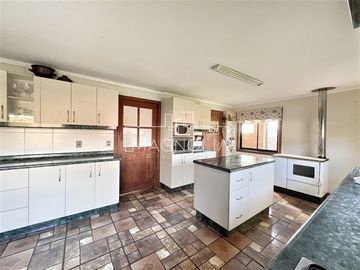 PARCELA EN VENTA EN TEMUCO CON GRAN CASA Y EXCELENTE QUINCHO