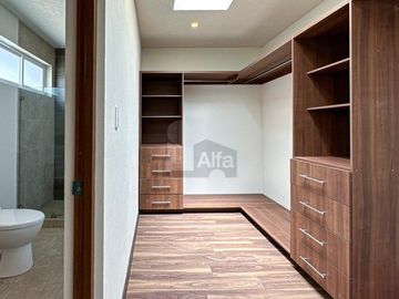 Residencia nueva a una cuadra de Av. Tecnológico en Metepec