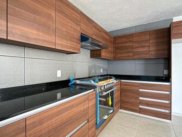 Residencia nueva a una cuadra de Av. Tecnológico en Metepec