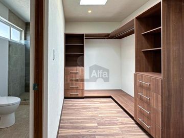 Residencia nueva a una cuadra de Av. Tecnológico en Metepec