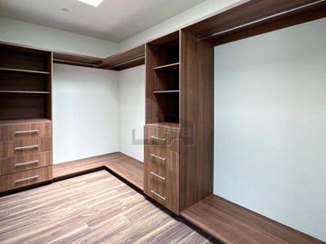 Residencia nueva a una cuadra de Av. Tecnológico en Metepec